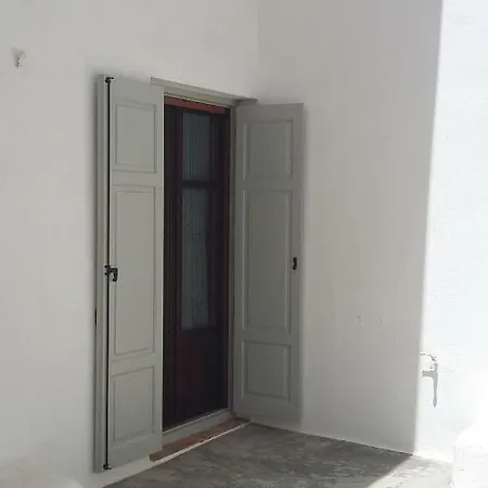 Paros Liogerma * Parikia (Paros)